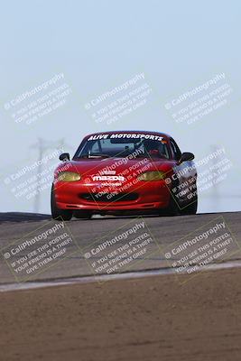 media/Oct-26-2025-CalClub SCCA (Sun) [[8ce1e69566]]/Group 5/Grapevine/